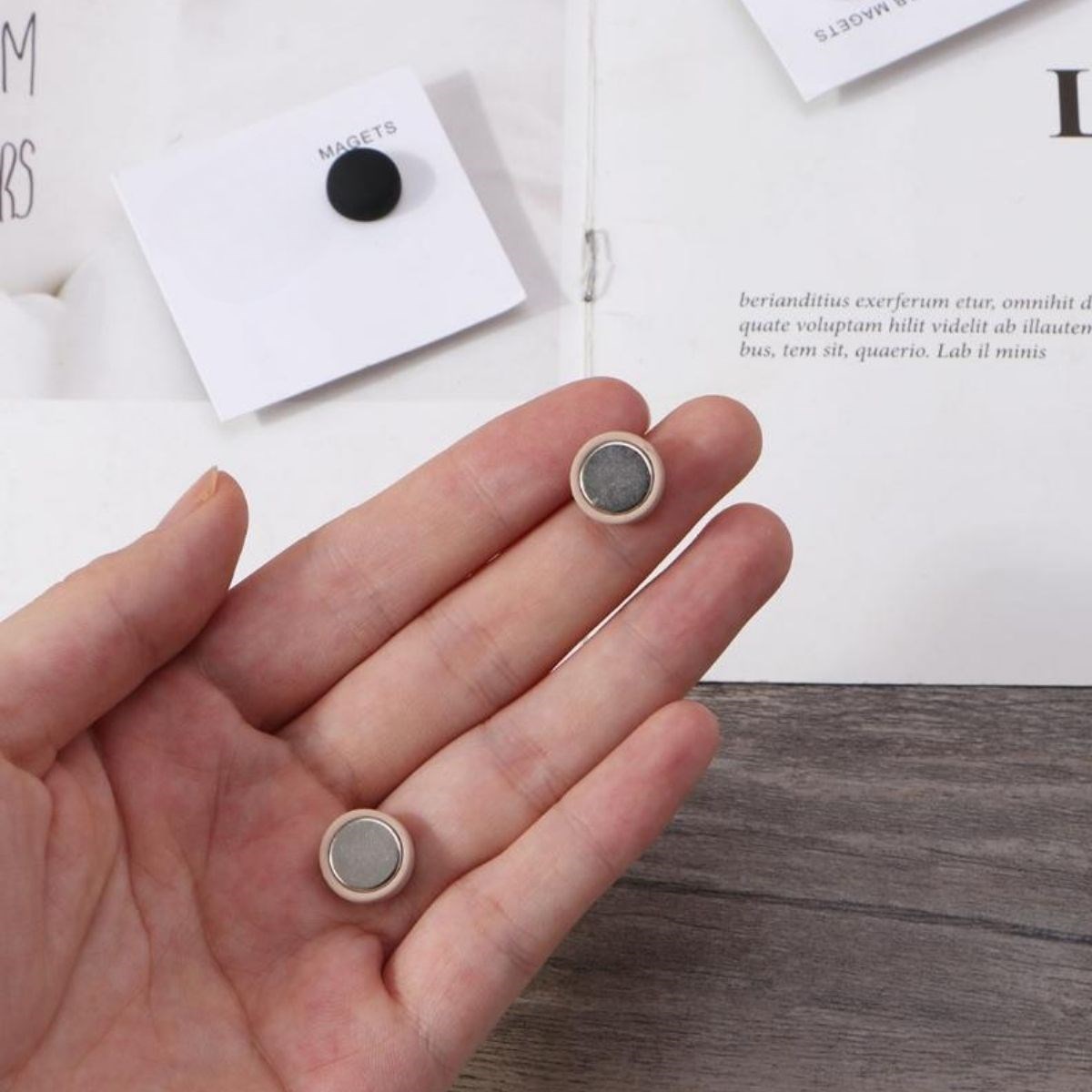 Go İthalat Tekli̇ G&uuml;&ccedil;l&uuml; Mıknatıslı Eşarp Şal Mıknatısı (4457)